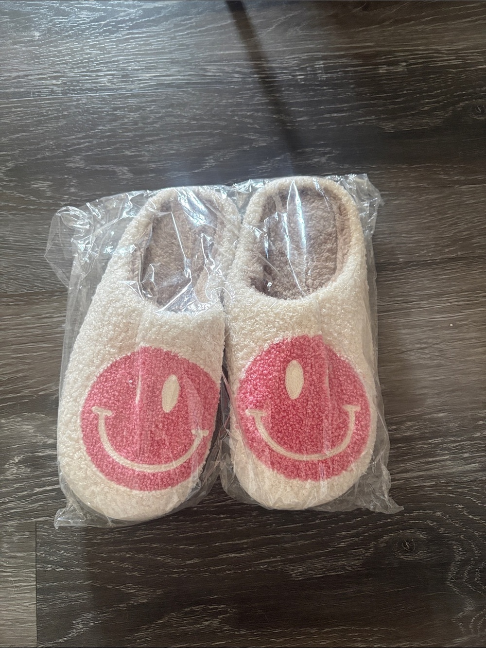 Kids Plush Slip-On Slippers with Pink Smiley Face